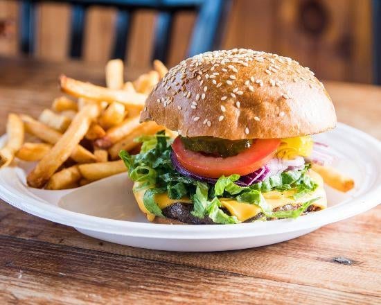 Deluxe Cheeseburger.